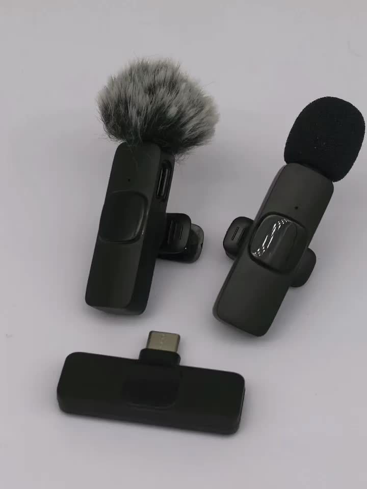 Micrófono de solapa inalámbrico con bola de pelo resistente al viento para smartphones, portátiles y grabación de audio y vídeo. Micrófono inalámbrico para entrevistas de vídeo, podcasts y vlogs.